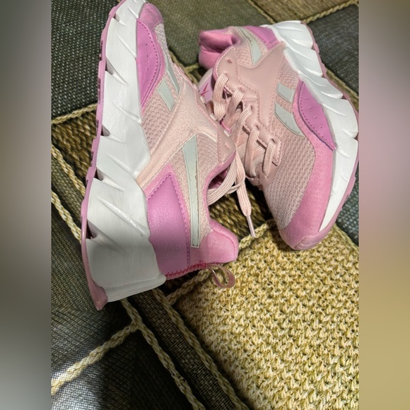 Reebok Kids Light Pink Sneakers - Picture 12 of 12